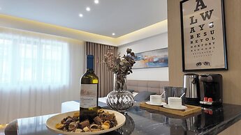 CCLUX Suites-Port Hub & Express Check-in