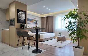 CCLUX Suites-Port Hub & Express Check-in