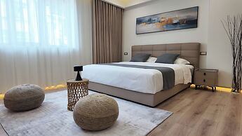 CCLUX Suites-Port Hub & Express Check-in
