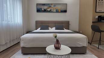CCLUX Suites-Port Hub & Express Check-in