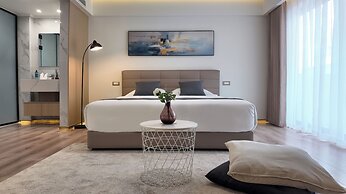 CCLUX Suites-Port Hub & Express Check-in