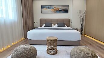 CCLUX Suites-Port Hub & Express Check-in