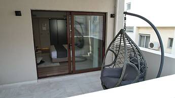 CCLUX Suites-Port Hub & Express Check-in