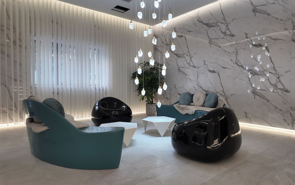 CCLUX Suites-Port Hub & Express Check-in