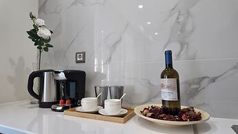 CCLUX Suites-Port Hub & Express Check-in