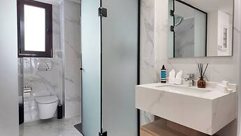 CCLUX Suites-Port Hub & Express Check-in