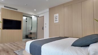 CCLUX Suites-Port Hub & Express Check-in