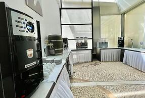 AMH Hotel