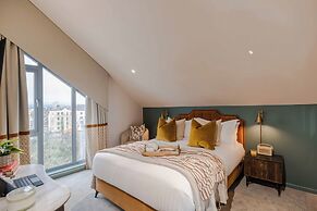 Waterside Living I Luxe Apartments