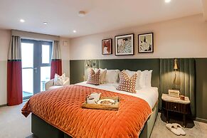 Waterside Living I Luxe Apartments