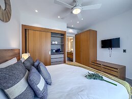 Exclusive Penthouse With Picuzzi Steps From Beach
