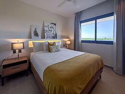 Exclusive Penthouse With Picuzzi Steps From Beach