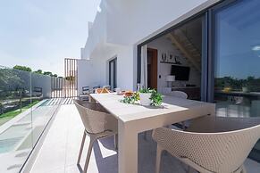 Exclusive Penthouse With Picuzzi Steps From Beach