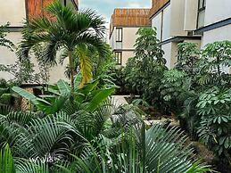 Spacious 2 BR Apartment With Private Pool Top Amenities