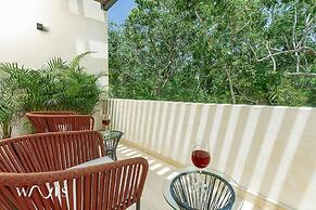 2 Br Roof w Infinity Pool Jacuzzi Spacious