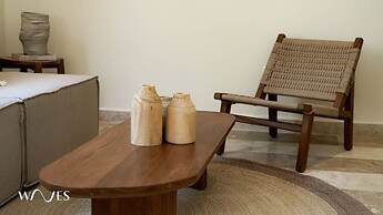 Exclusive Apt w Private Pool Surround Speakers