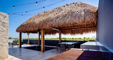 Boho Chic Style Cozy Great Located Roof Pool