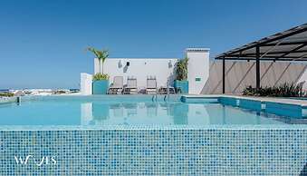 Pool View 1 Br Steps Away From the Beach