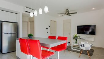 1 Rec Steps From the Beach Rooftop Pool