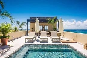 2 Br With Rooftop Pool and Stunning Ocean View