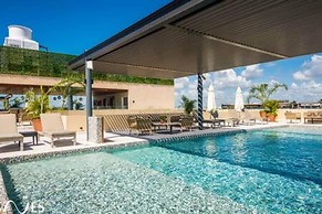 2 Br With Rooftop Pool and Stunning Ocean View
