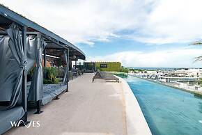 Luminous 1 Br Steps Away From the Beach