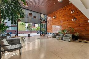 Luminous 1 Br Steps Away From the Beach