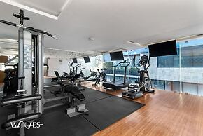 Luminous 1 Br Steps Away From the Beach