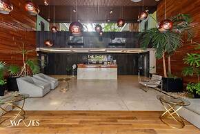 Luminous 1 Br Steps Away From the Beach
