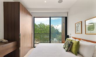 Luminous 1 Br Steps Away From the Beach