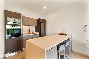 Luminous 1 Br Steps Away From the Beach
