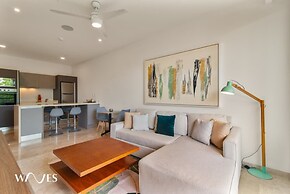 Luminous 1 Br Steps Away From the Beach