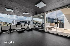 Great Located w Private Pool Fully Equipped Gym
