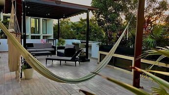 Great Located Spacious 2 BR Apartment With Amazing Terrace by Waves Ma