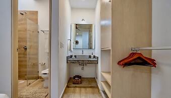 Great Located Spacious 2 BR Apartment With Amazing Terrace by Waves Ma