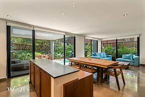 2BR w Private Pool - Steps Away From the Beach