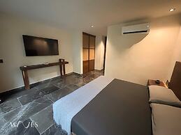 2BR w Private Pool Near the Beach Spacious Stay