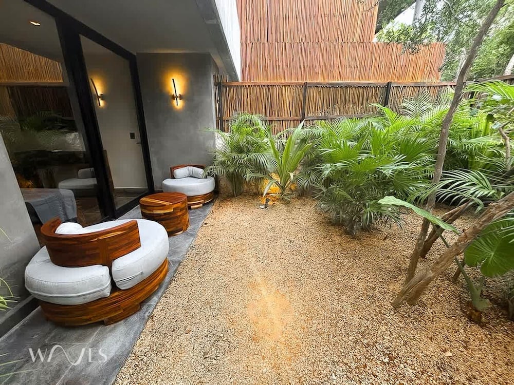 2BR w Private Pool Near the Beach Spacious Stay