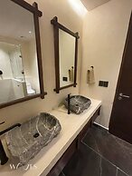 2BR w Private Pool Near the Beach Spacious Stay