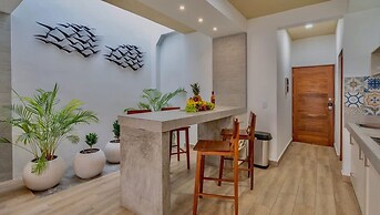 4 Br Private Rooftop Pool Spacious Exclusive