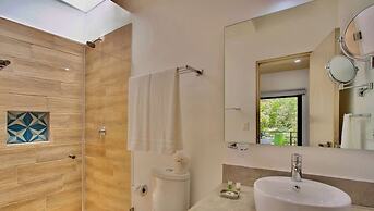 4 Br Private Rooftop Pool Spacious Exclusive
