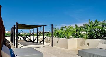 2 Br Prime Location Amazing Rooftop Pool