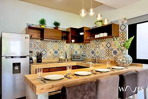 Spacious 1 BR With Great Location Rooftop Pool by Waves Management
