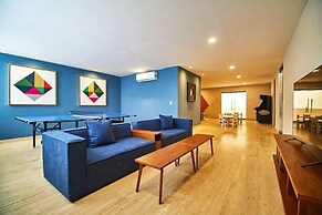 2 BR Amazing Pool Top Amenities Wifi 2FL Gym