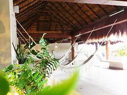 2 BR Amazing Pool Top Amenities Wifi 2FL Gym