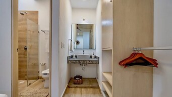 Spacious Great Located Amazing Terrace