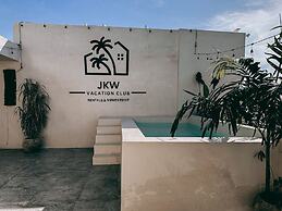 Luxury Penthouse w Jungle Views