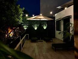 Private Room Roof Garden w Nice Pool BBQ