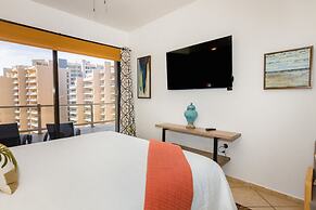Beachfront Golf Heated Pools Balcony