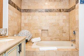 Beachfront Golf Heated Pools Balcony